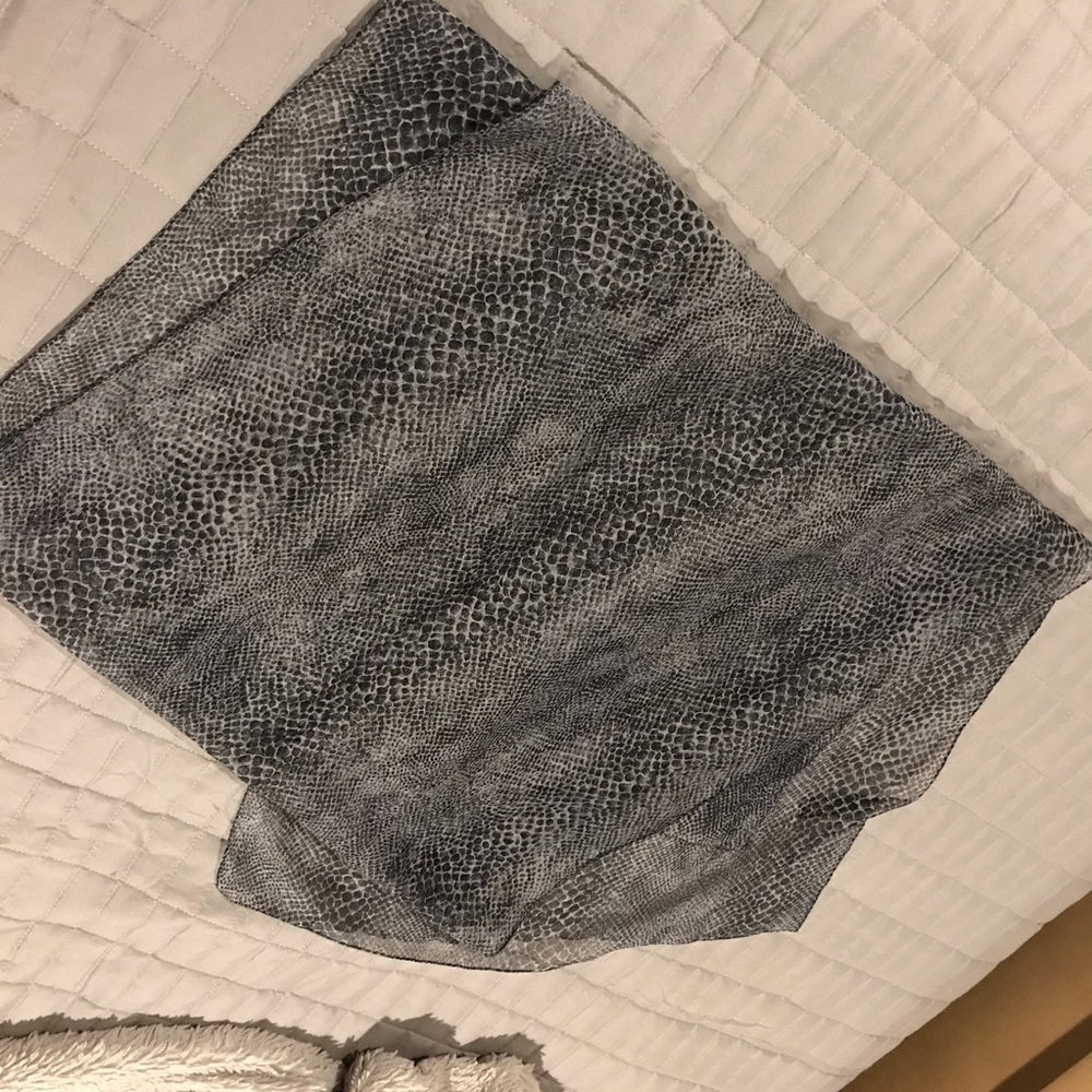 Morgan Taylor Python (?) Scarf - Picture 8 of 14